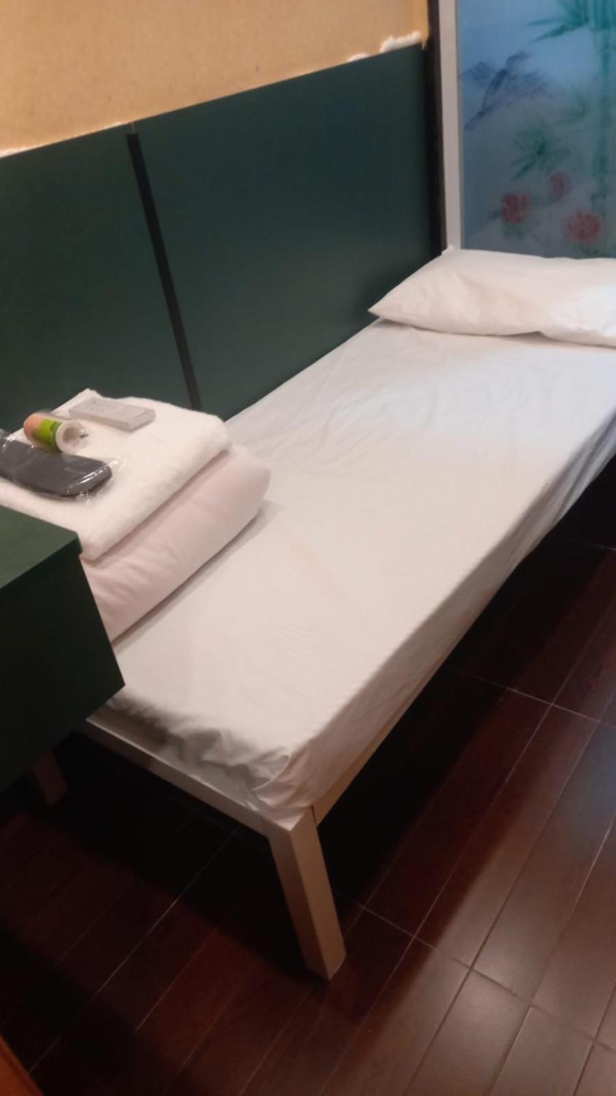 New Garden Hostel Хонконг Екстериор снимка