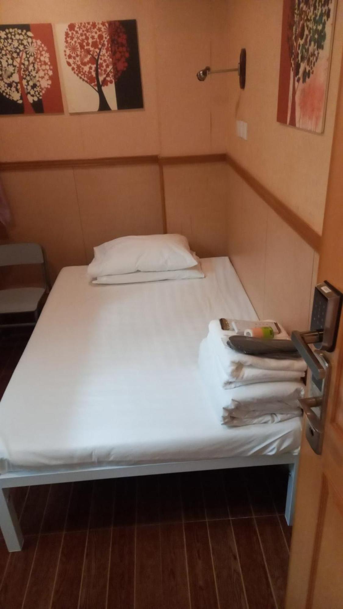 New Garden Hostel Хонконг Екстериор снимка