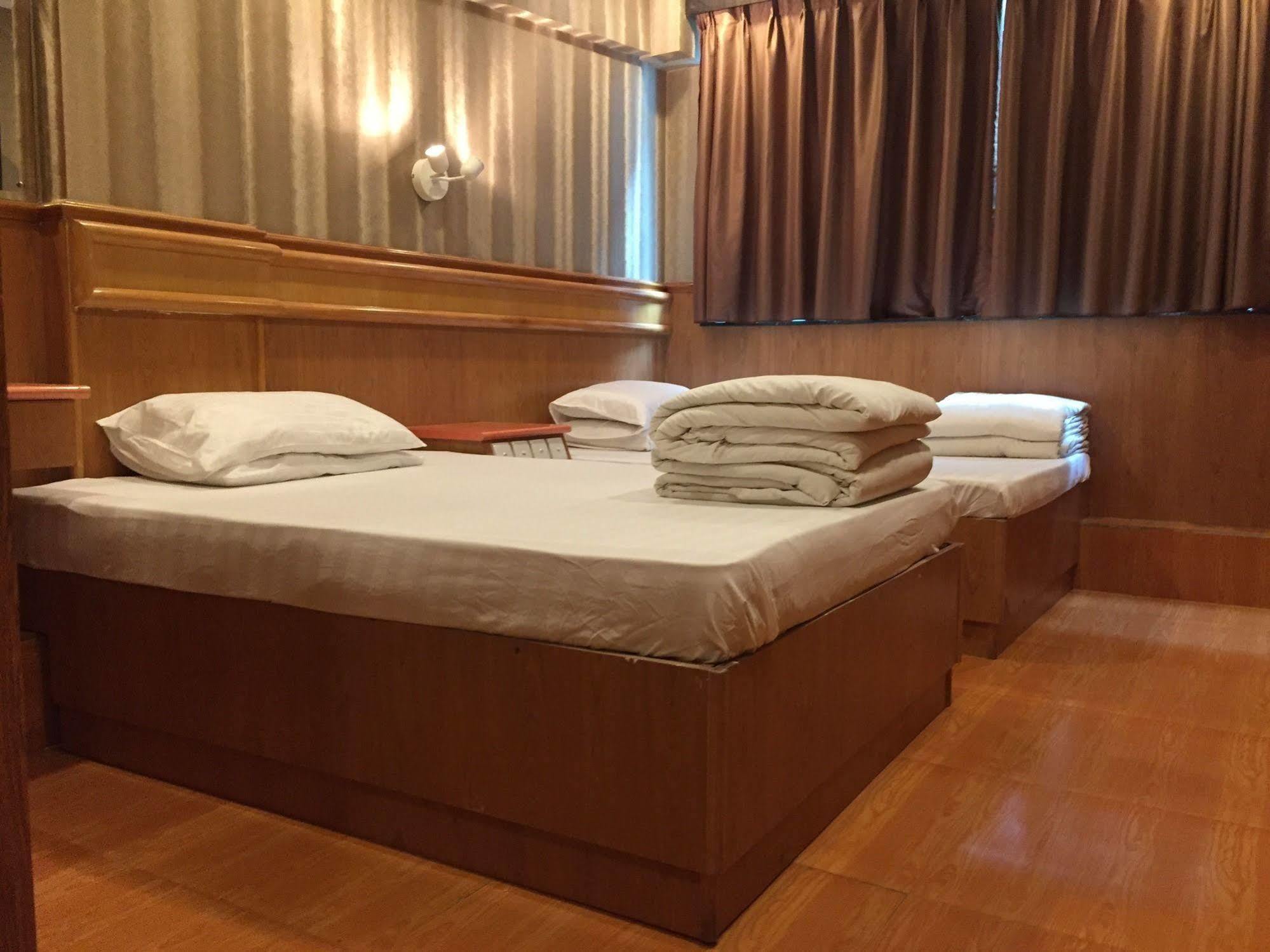 New Garden Hostel Хонконг Екстериор снимка