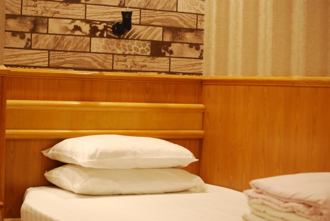 New Garden Hostel Хонконг Екстериор снимка